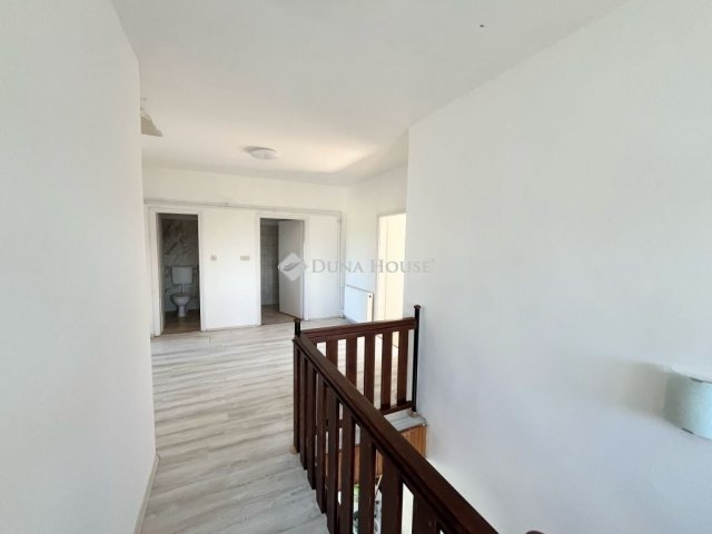 Eladó családi ház, Katafán 64.9 M Ft, 7 szobás