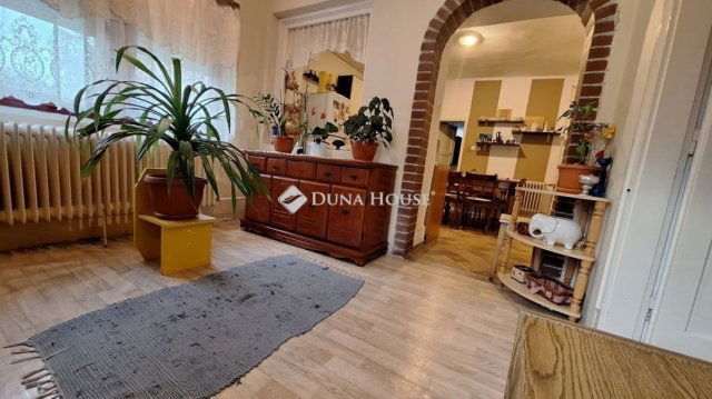 Eladó családi ház, Nagykarácsonyon 31.2 M Ft, 2 szobás