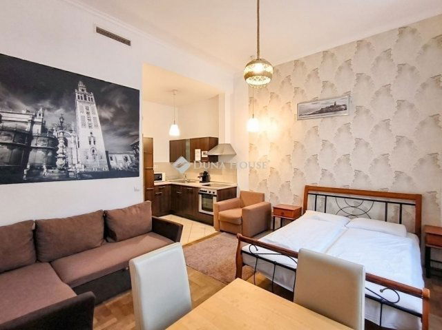 Eladó téglalakás, Budapesten, VII. kerületben 89 M Ft, 2 szobás