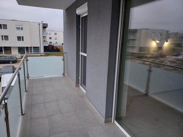 Kiadó téglalakás, albérlet, Győrött, Vidra utcában, 3 szobás