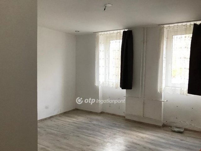 Eladó családi ház, Egerben 33 M Ft, 3+1 szobás