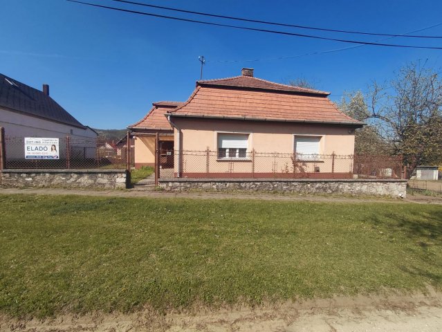 Eladó családi ház, Várgesztesen 54.9 M Ft, 2 szobás