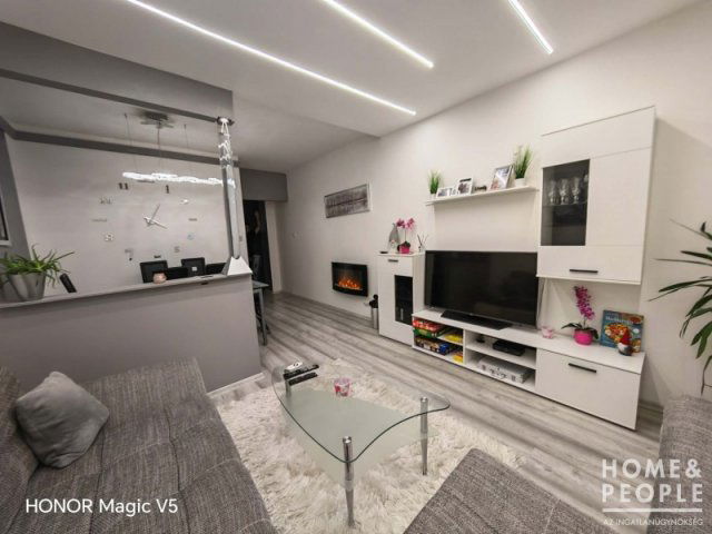 Eladó téglalakás, Szegeden 84.999 M Ft, 3 szobás