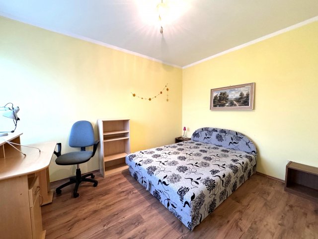 Kiadó téglalakás, albérlet, Pécsett, Szigeti úton, 2+1 szobás
