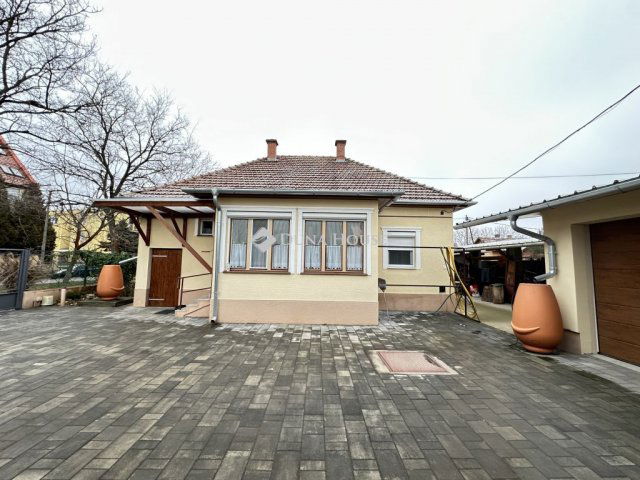 Kiadó családi ház, albérlet, Kecskeméten 800 E Ft / hó