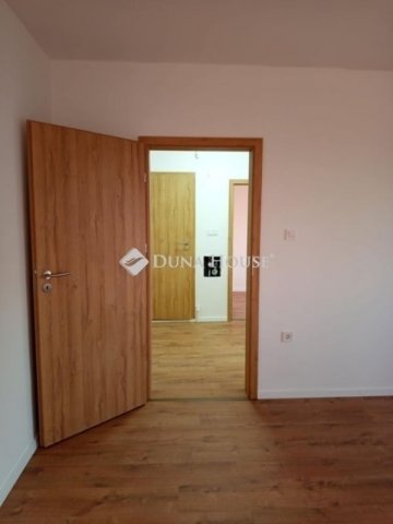 Eladó panellakás, Pécsett 44.9 M Ft, 2 szobás