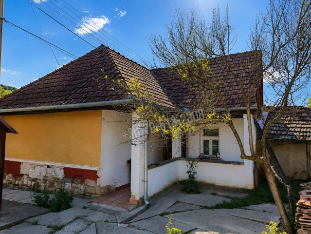 Eladó családi ház, Kisecseten 12.9 M Ft, 2 szobás