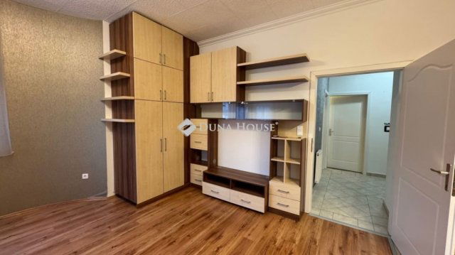 Kiadó téglalakás, albérlet, Debrecenben 220 E Ft / hó, 3 szobás