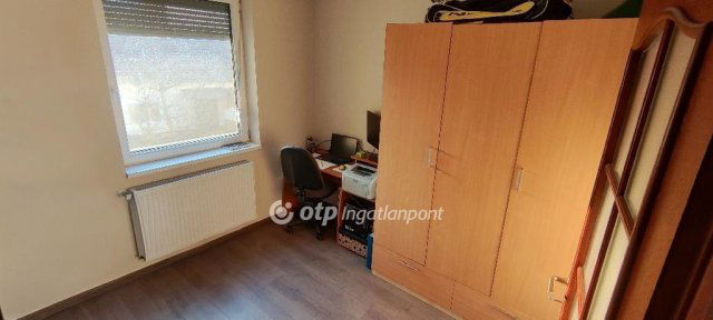 Eladó téglalakás, Berettyóújfaluban 63.9 M Ft, 1+3 szobás