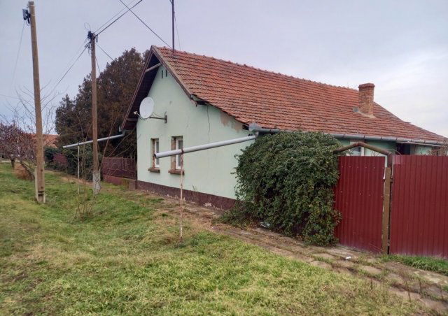 Eladó családi ház, Kaszaperen, Rákóczi utcában 3.3 M Ft