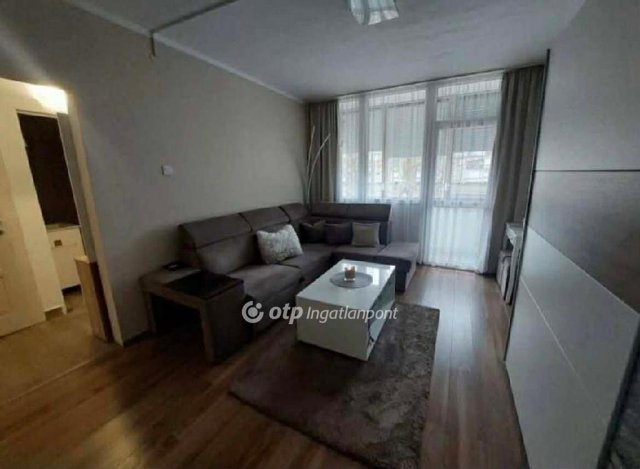 Eladó téglalakás, Mohácson 42 M Ft, 2+1 szobás