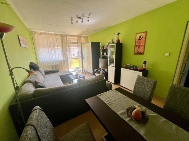 Eladó panellakás, Pécsett 37.99 M Ft, 2 szobás