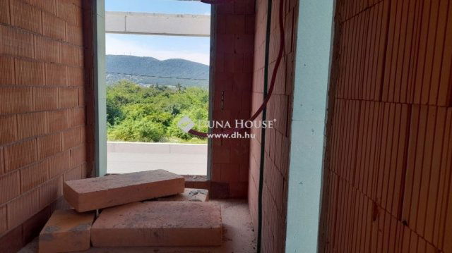 Eladó családi ház, Budapesten, III. kerületben 457 M Ft