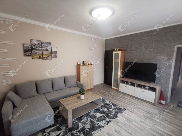 Eladó családi ház, Tótszentmártonon 38.5 M Ft, 5 szobás