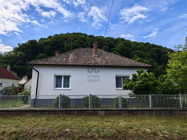 Eladó családi ház, Söjtörön 37.9 M Ft, 2 szobás