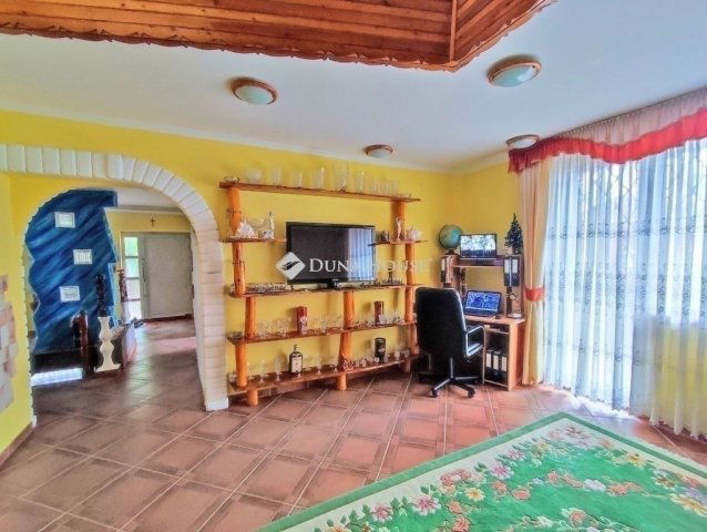 Eladó családi ház, Budapesten, XVIII. kerületben 140 M Ft