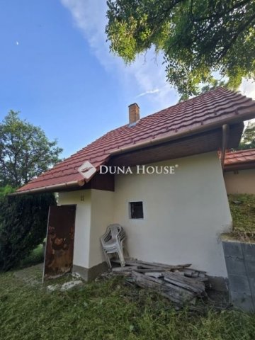 Eladó nyaraló, Pécsett 15 M Ft, 2 szobás / költözzbe.hu