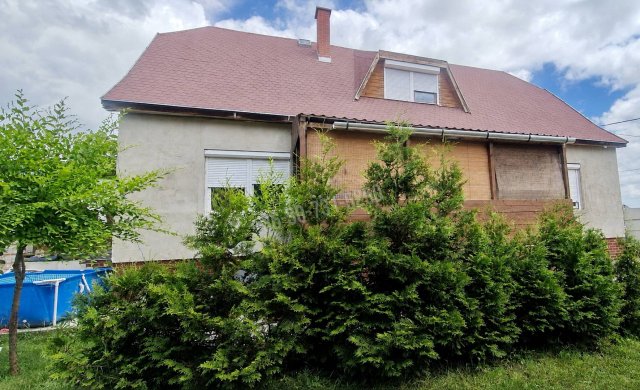 Eladó családi ház, Füzesabonyban 39.9 M Ft, 6 szobás