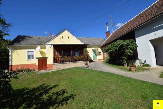 Eladó családi ház, Kondorfán 67 M Ft, 2 szobás