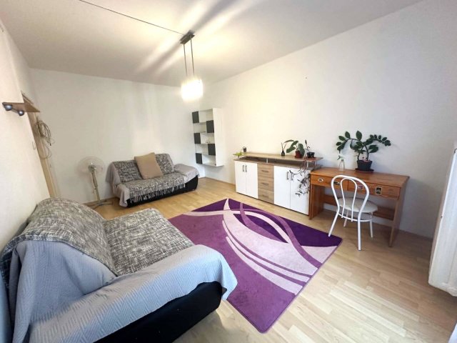 Kiadó téglalakás, albérlet, Pécsett 160 E Ft / hó, 2 szobás