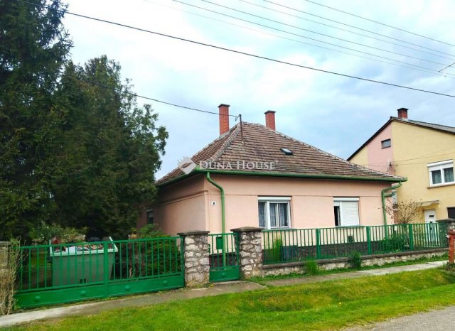 Eladó családi ház, Babóton 44.99 M Ft, 5 szobás