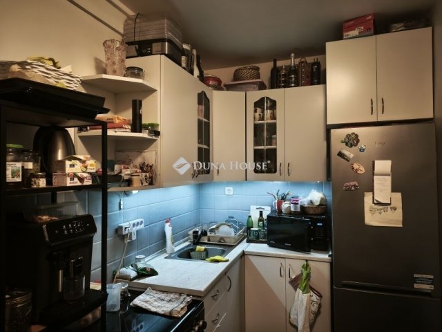 Eladó panellakás, Szombathelyen 56.5 M Ft, 2+1 szobás