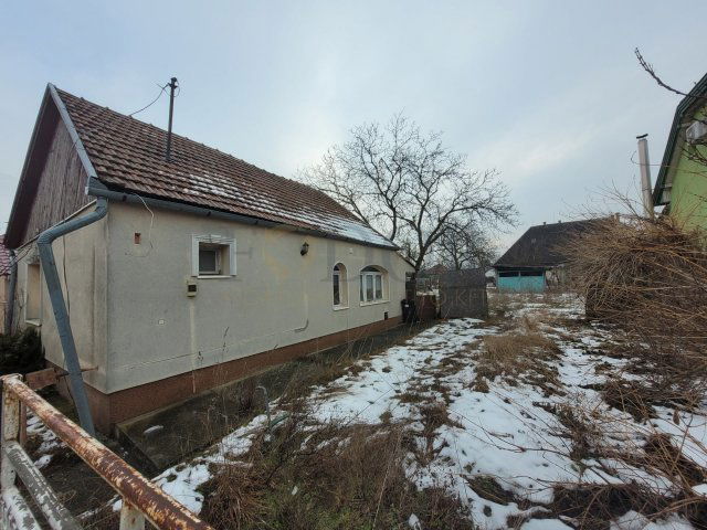 Eladó családi ház, Monoron 34.9 M Ft, 2 szobás