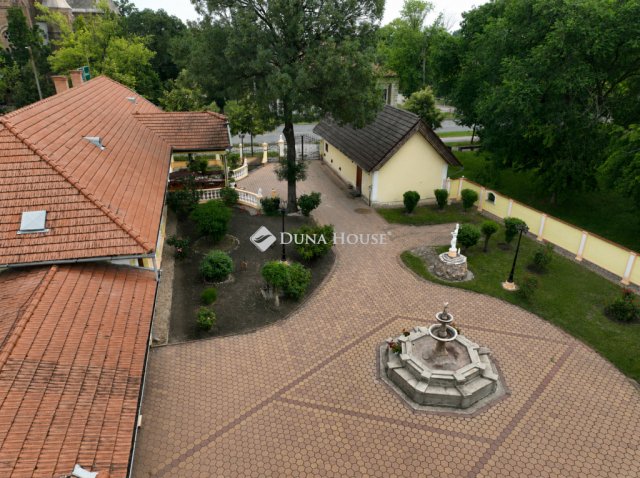 Eladó családi ház, Szarvason 135 M Ft, 6 szobás