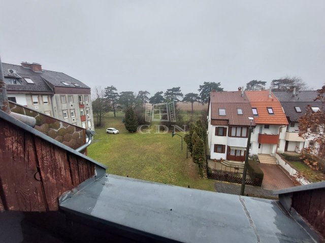 Eladó téglalakás, Keszthelyen 56.5 M Ft, 4 szobás