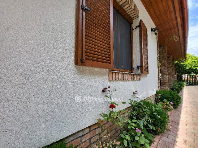 Eladó családi ház, Zamárdiban 238.8 M Ft, 4 szobás