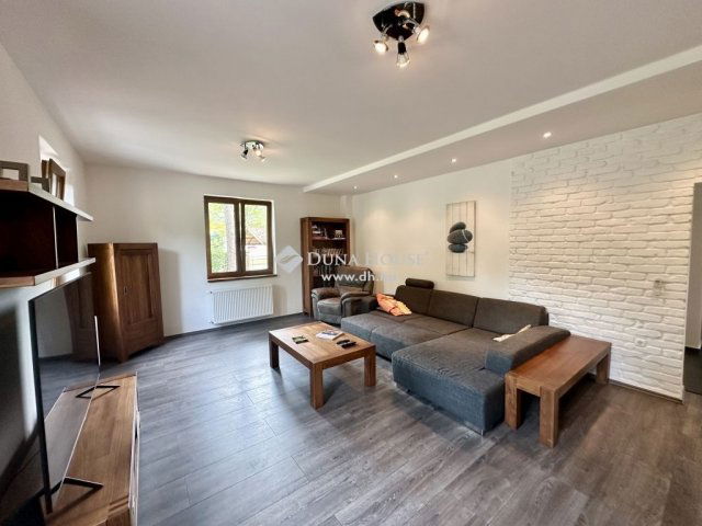 Eladó családi ház, Siófokon 320 M Ft, 6 szobás