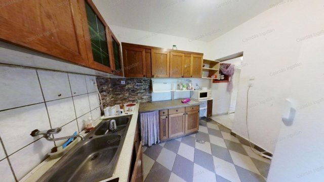 Eladó családi ház, Felsőnyéken 38 M Ft, 5 szobás