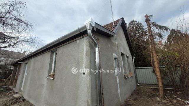 Eladó családi ház, Jászberényben 43.5 M Ft, 2 szobás