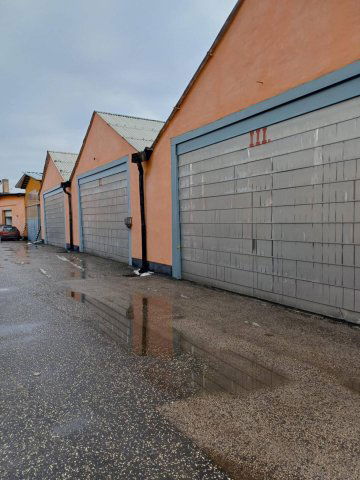 Kiadó ipari ingatlan, Solymáron 180 E Ft / hó