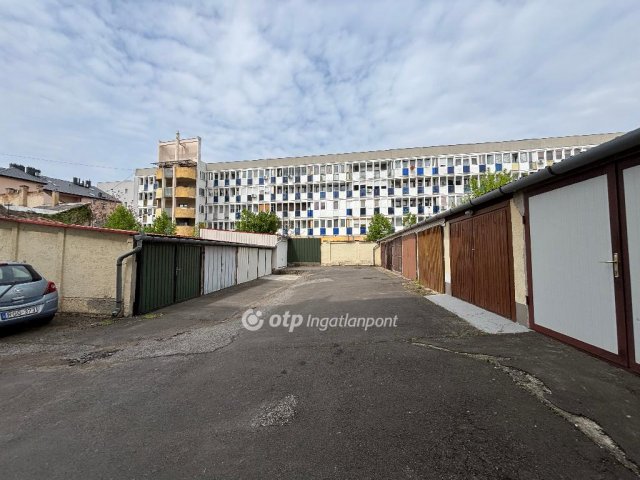 Eladó téglalakás, Nyíregyházán 63 M Ft, 2+1 szobás