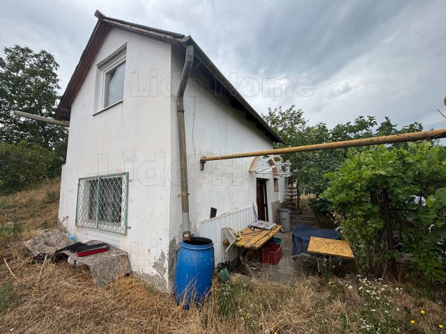 Eladó nyaraló, Kőröshegyen 31.5 M Ft, 2 szobás