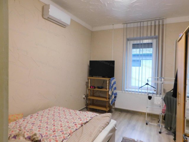 Eladó családi ház, Dombóváron 26.9 M Ft, 6 szobás