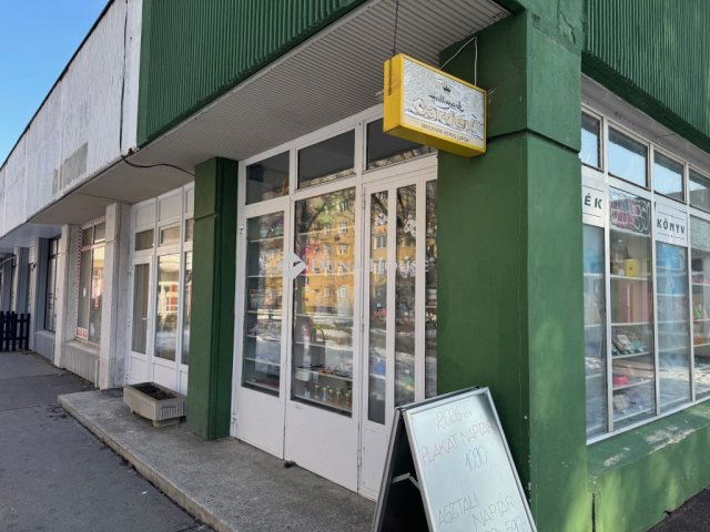 Eladó üzlethelyiség, Nyíregyházán, Ungvár sétányon 30 M Ft
