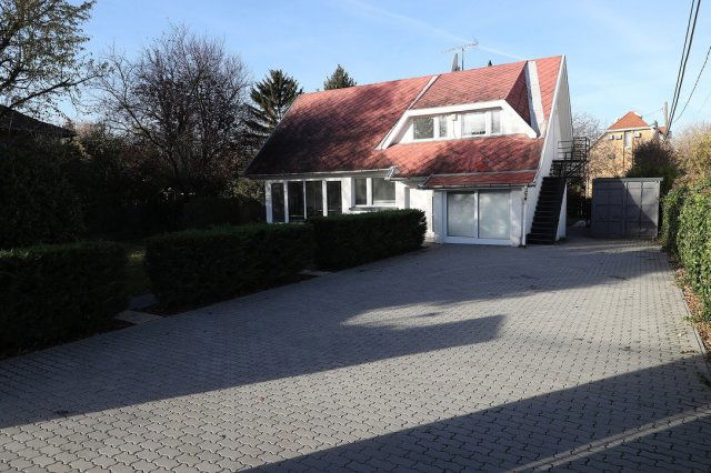 Kiadó családi ház, albérlet, III. kerületben, Szentendrei úton