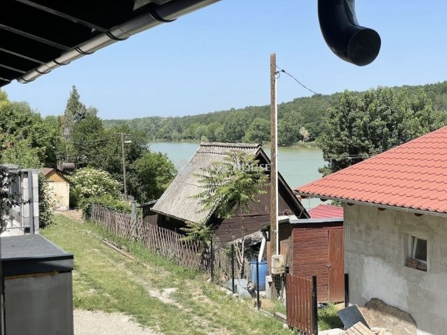 Eladó nyaraló, Gombán 35 M Ft, 2 szobás / költözzbe.hu