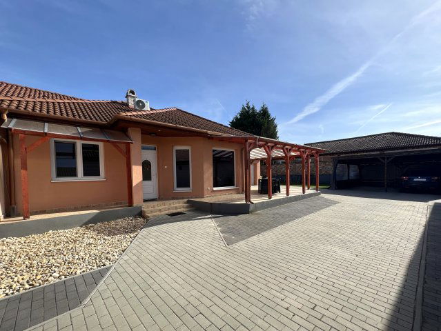 Eladó ikerház, Nyíregyházán 89 M Ft, 4 szobás