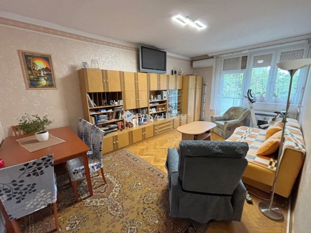Eladó téglalakás, Szombathelyen 39 M Ft, 2 szobás