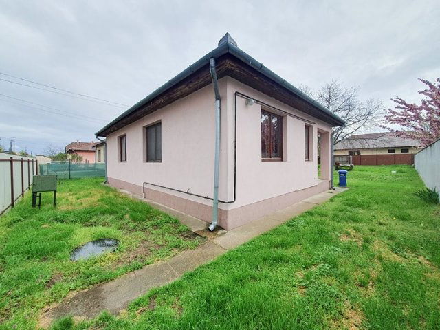 Eladó családi ház, Debrecenben 79.5 M Ft, 4 szobás
