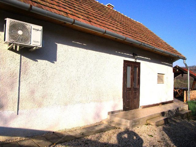 Eladó családi ház, Kisbárapátin 24.9 M Ft, 1 szobás