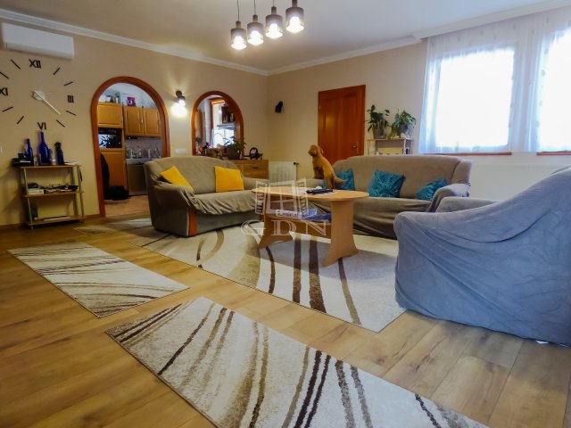 Eladó családi ház, Fóton 182 M Ft, 6 szobás