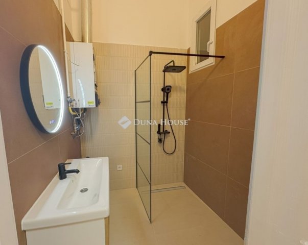 Eladó téglalakás, Budapesten, VII. kerületben 99.9 M Ft