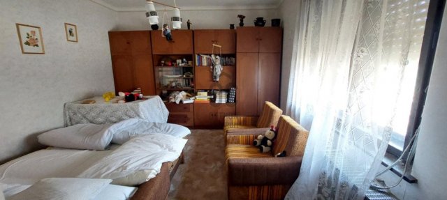 Eladó családi ház, Pécelen 65 M Ft, 4 szobás