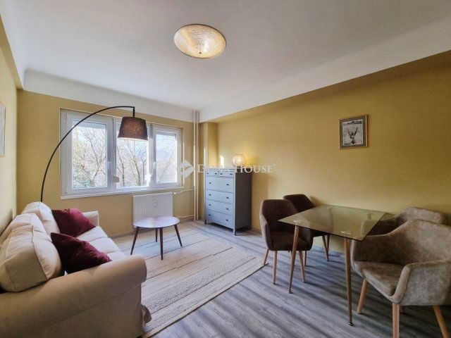 Kiadó téglalakás, albérlet, Budapesten, III. kerületben