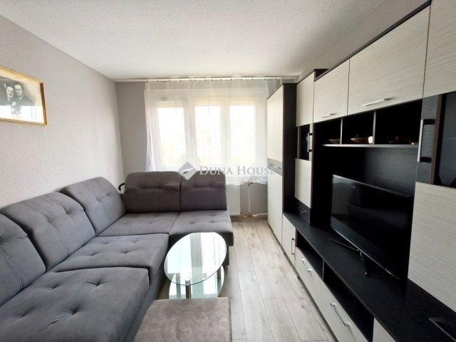 Eladó panellakás, Budapesten, III. kerületben 69.99 M Ft