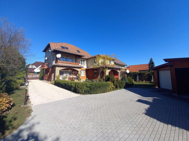 Eladó téglalakás, Keszthelyen 50 M Ft, 2 szobás